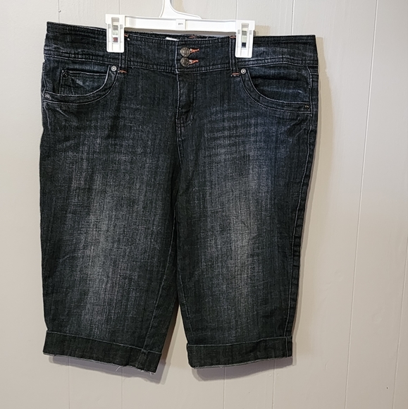 Denim Crop Pants - Size 14 Black Denim Capri Pants - Long Shorts - Denim Crop